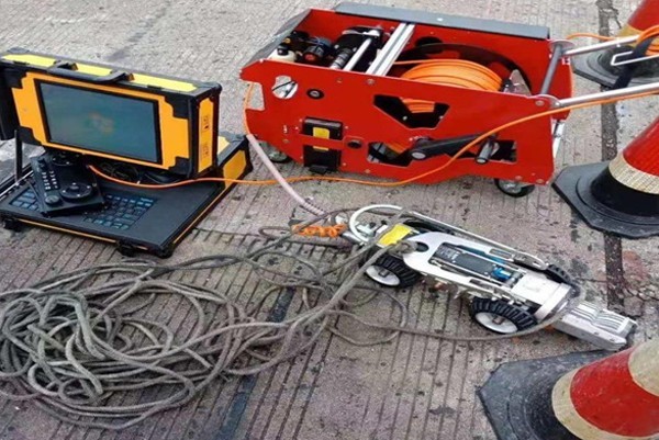 信丰CCTV管道检测机器人